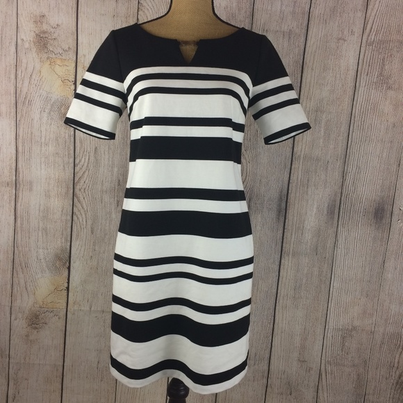 White House Black Market Dresses & Skirts - WHBM Black & White Striped Short Sleeve Dress Sz 8
